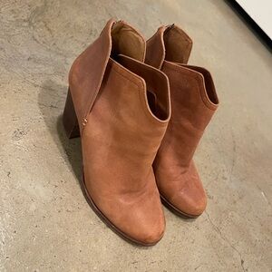 Gianni Bini Cognac Leather V-Cut Ankle Booties
